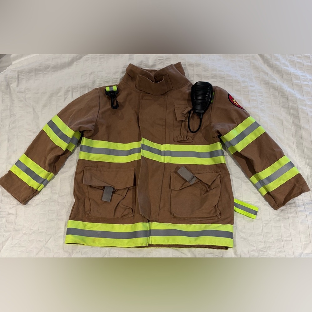 Kids Size 6 Pretend Fire Fighter Jacket Velcro & Plastic Walkie Talkie Attached